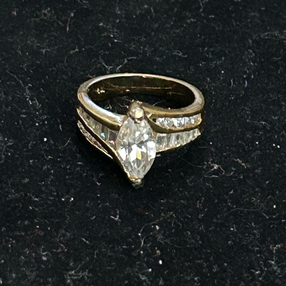 Gold Clear Stone Ring